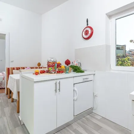 Luxury New !!! Apartment One And Only With Terrace & Free Bikes Porec Exterior photo
